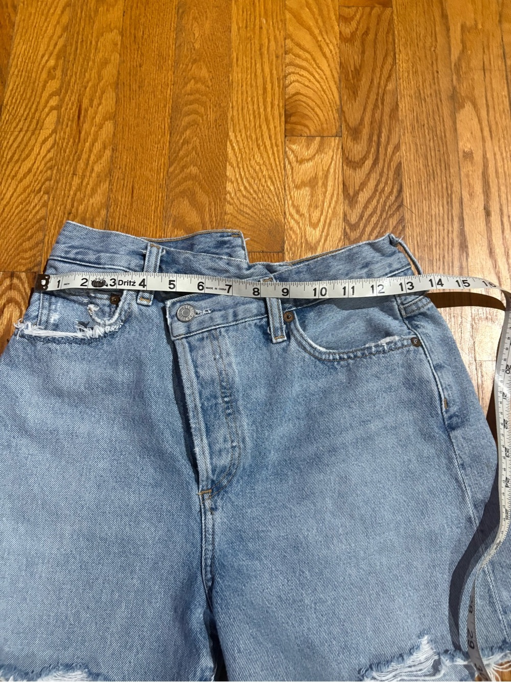 Agolde Criss Cross Jean Shorts in size 25 - Picture 8 of 11